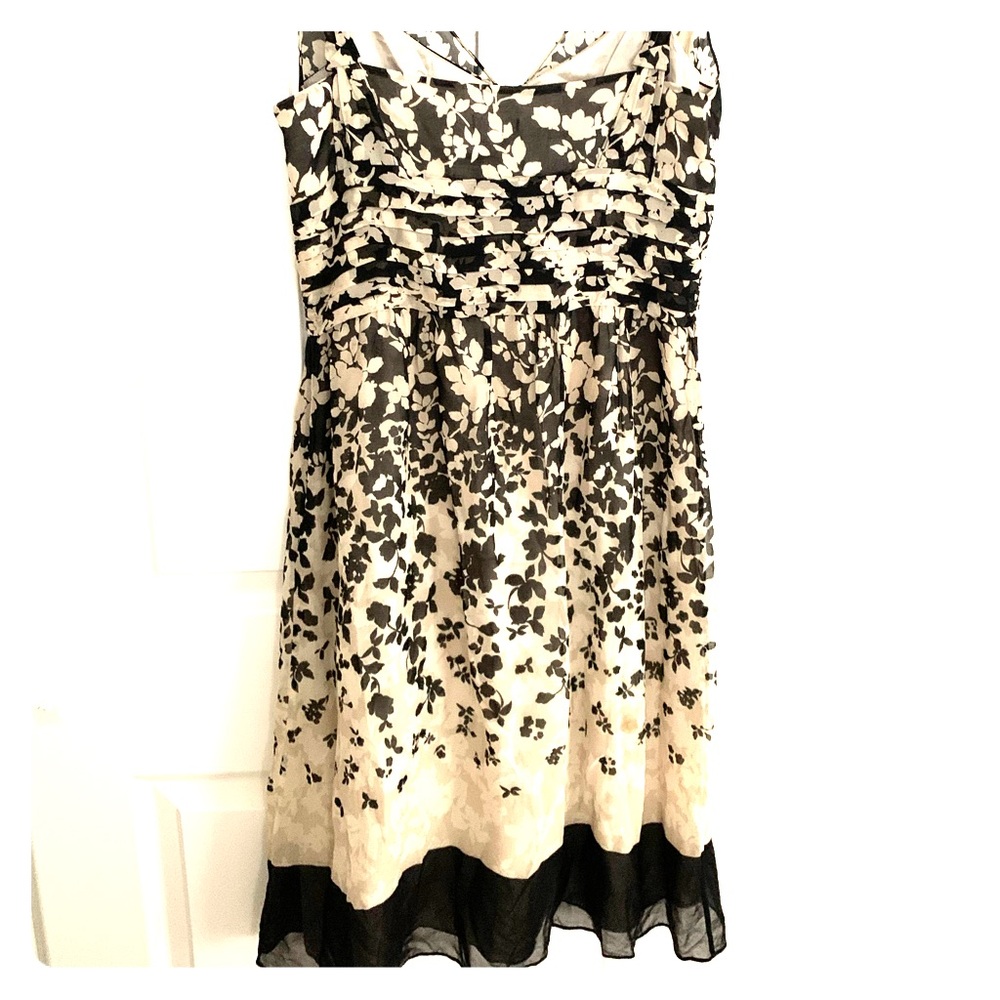 Sleeveless dress